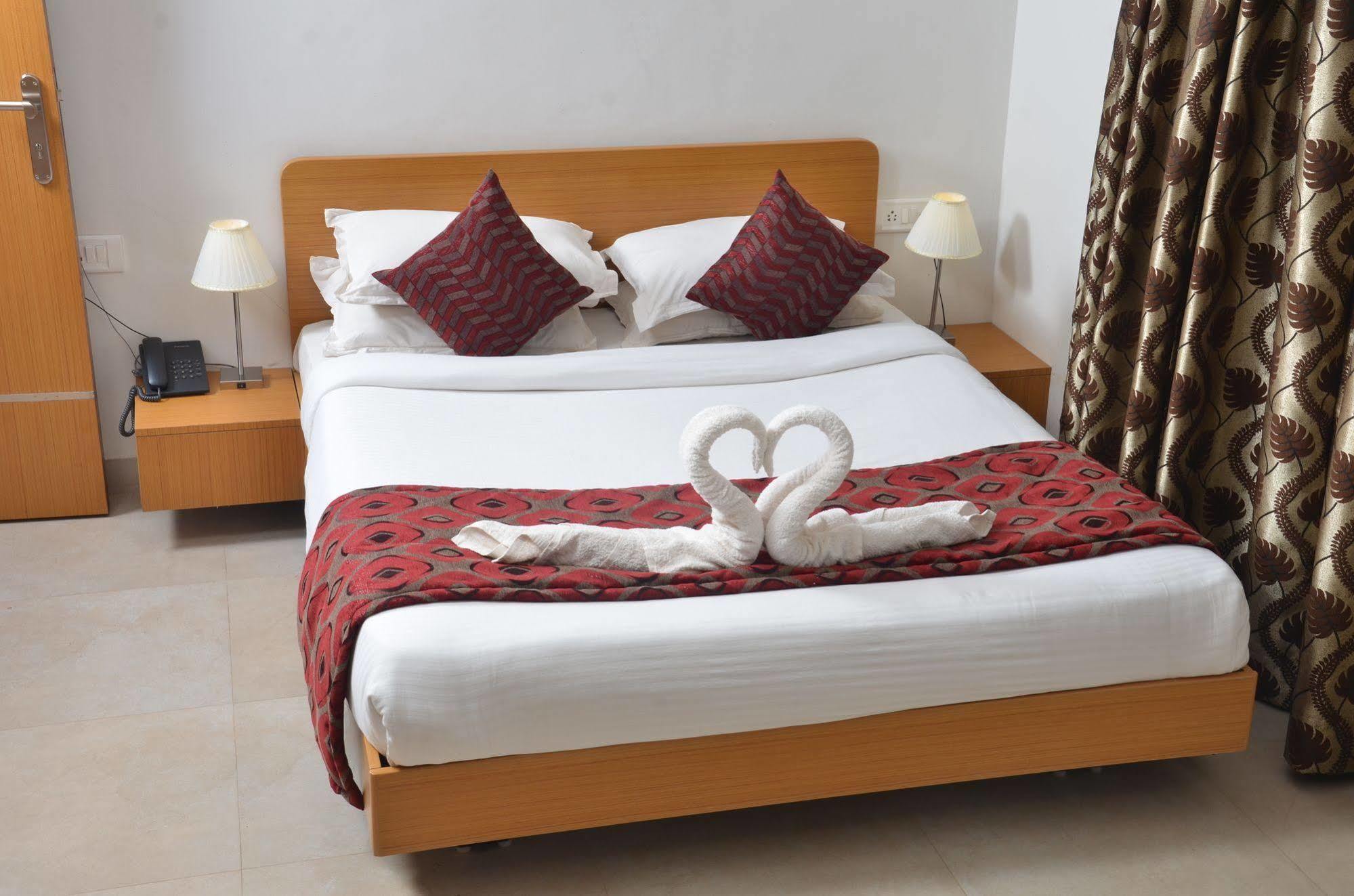 Hotel Sunkissed Plaza Calangute Exterior foto